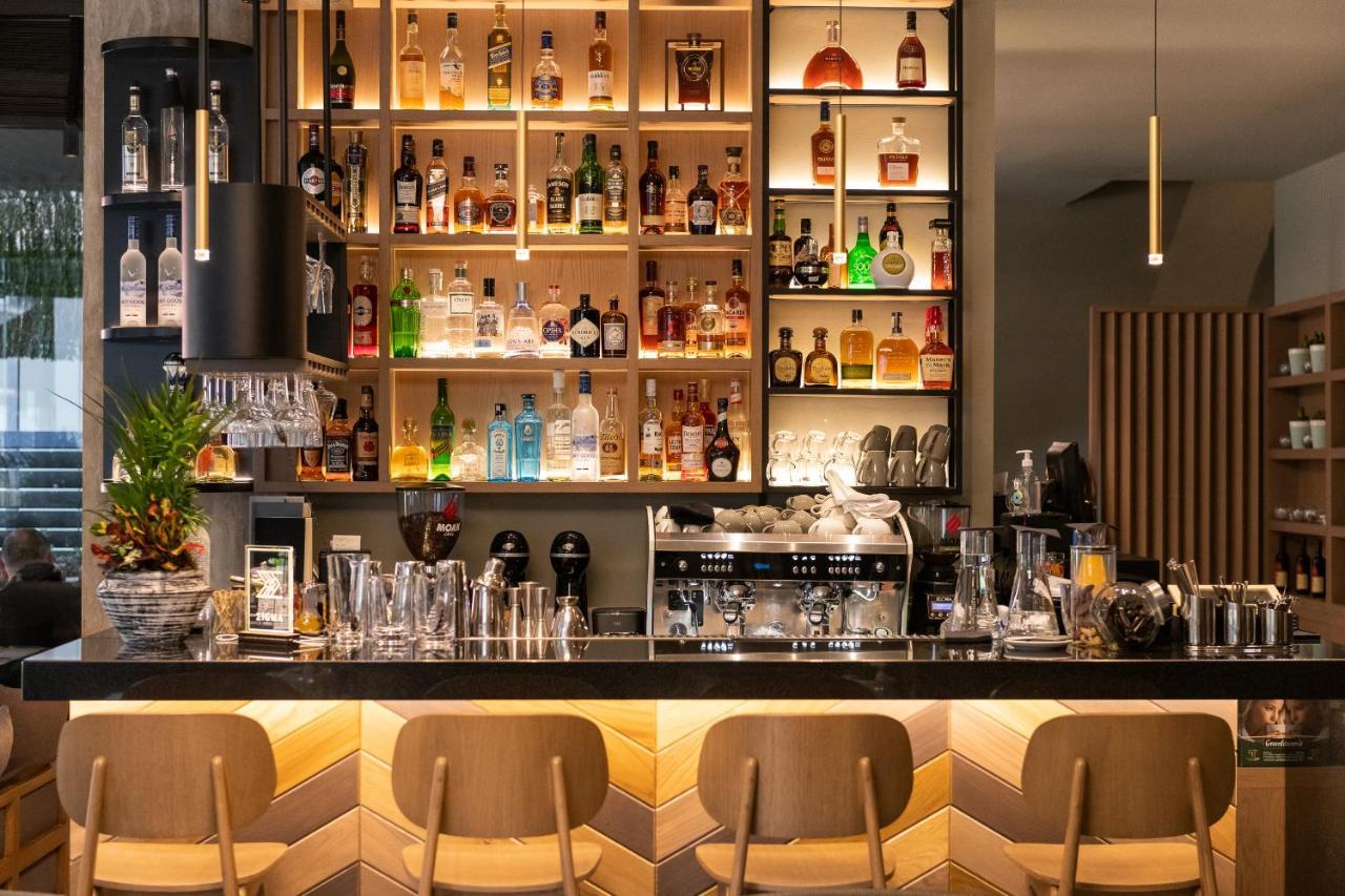 S Hotel Boutique Saloniki Zewnętrze zdjęcie The bar at the restaurant