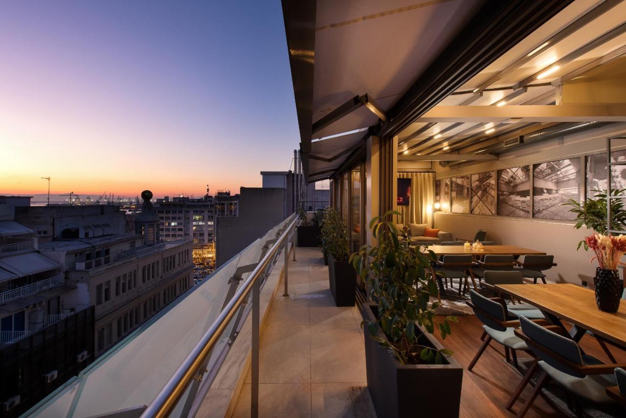 S Hotel Boutique Saloniki Zewnętrze zdjęcie The rooftop bar at the hotel